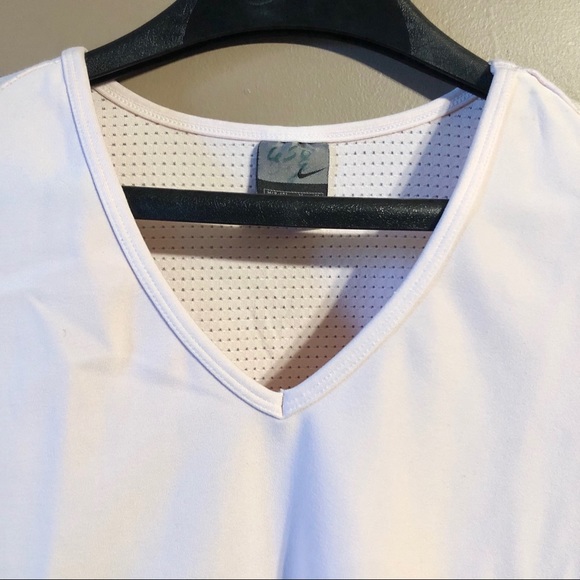 Nike Dri Fit Active Women’s Top Shirt - Picture 2 of 10